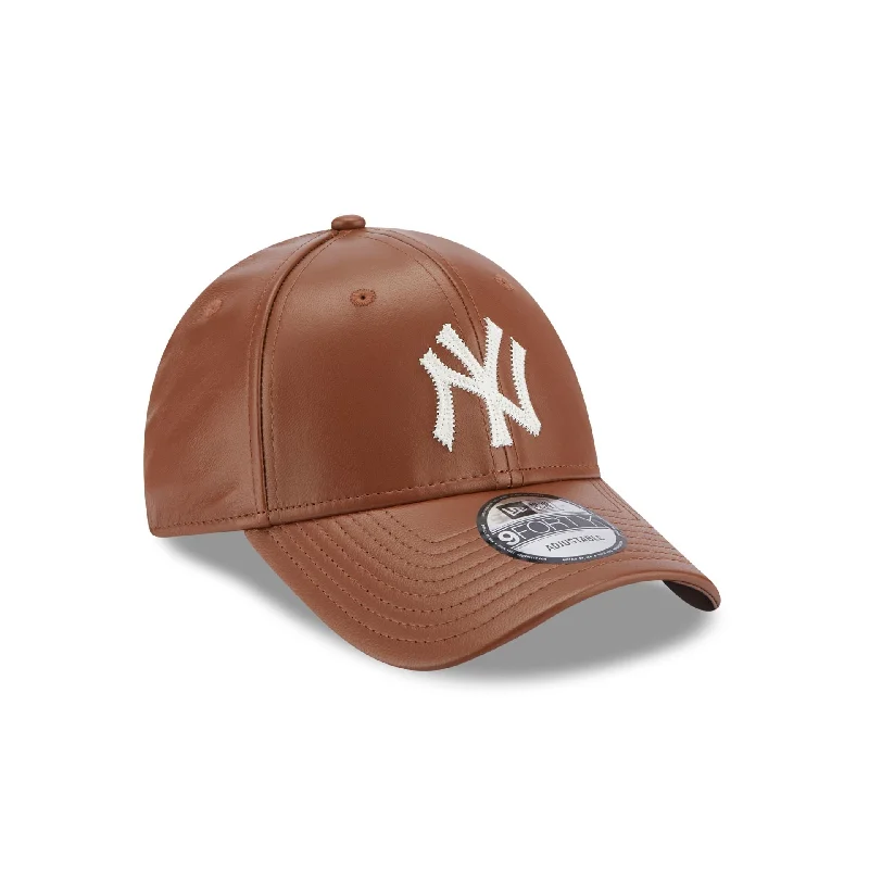 MLB Leather New York Yankees Dark Brown 9FORTY Adjustable Cap