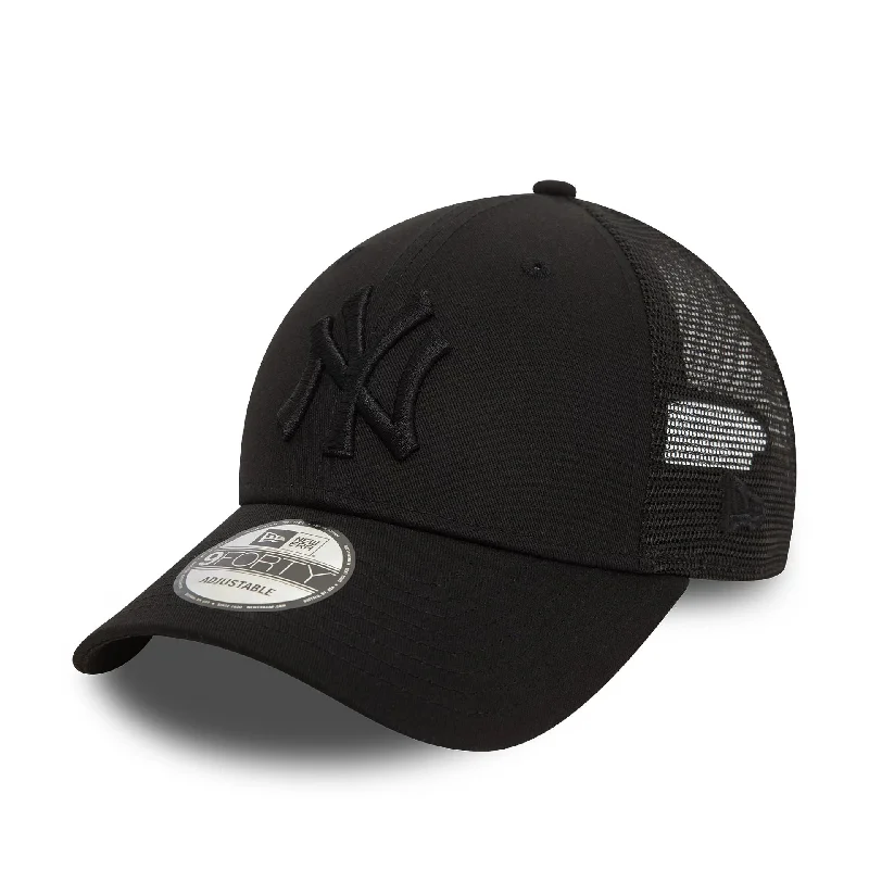 New York Yankees Home Field Black 9FORTY A-Frame Trucker Adjustable Cap