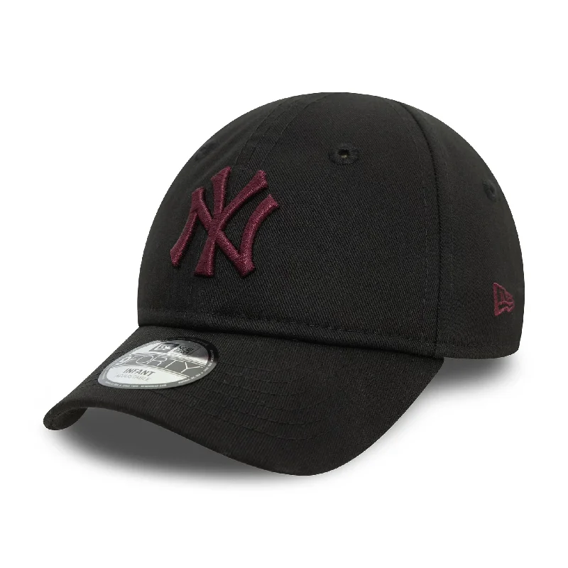 New York Yankees Infant League Essential Black 9FORTY Adjustable Cap