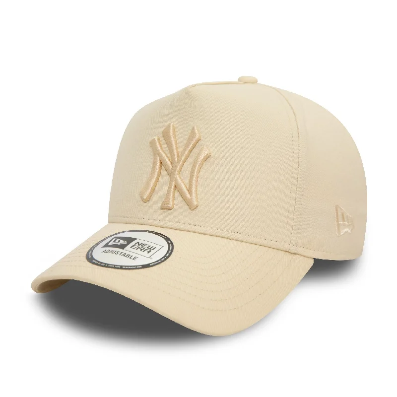 New York Yankees League Essential Light Beige 9FORTY E-Frame Adjustable Cap