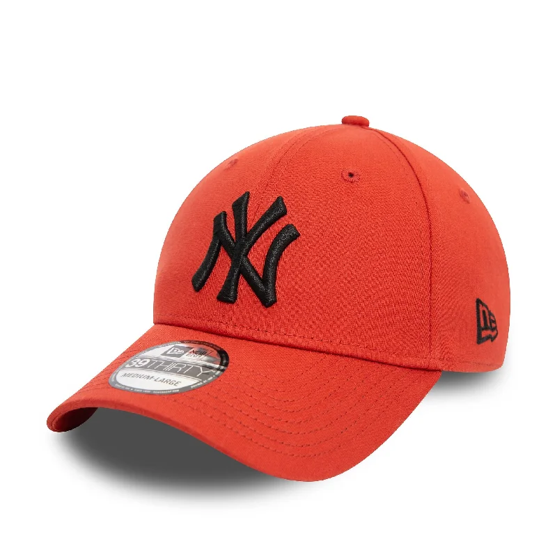 New York Yankees League Essential Red 39THIRTY Stretch Fit Cap