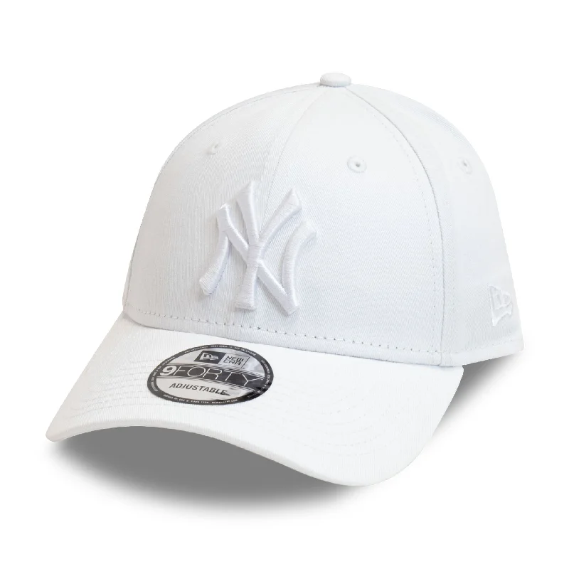 New York Yankees League Essential White 9FORTY Adjustable Cap