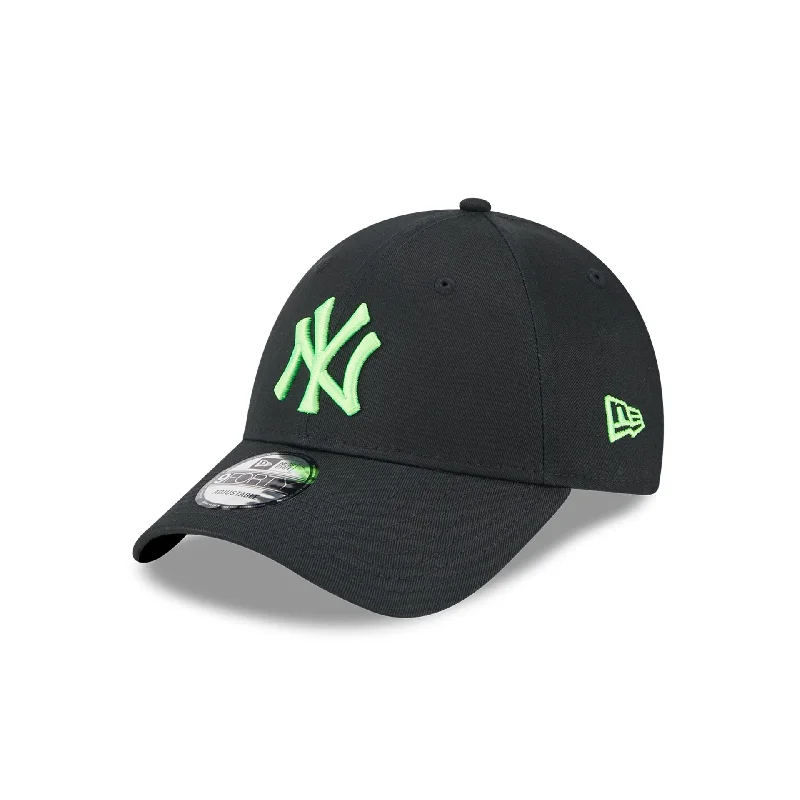 New York Yankees Neon Black 9FORTY Adjustable Cap