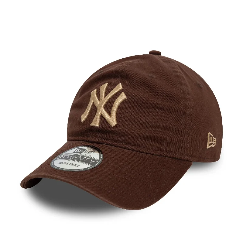 New York Yankees Neutral Washed Dark Brown 9TWENTY Adjustable Cap