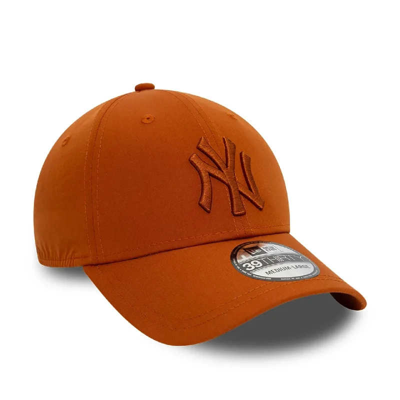 New York Yankees Tech Nylon Brown 39THIRTY Stretch Fit Cap