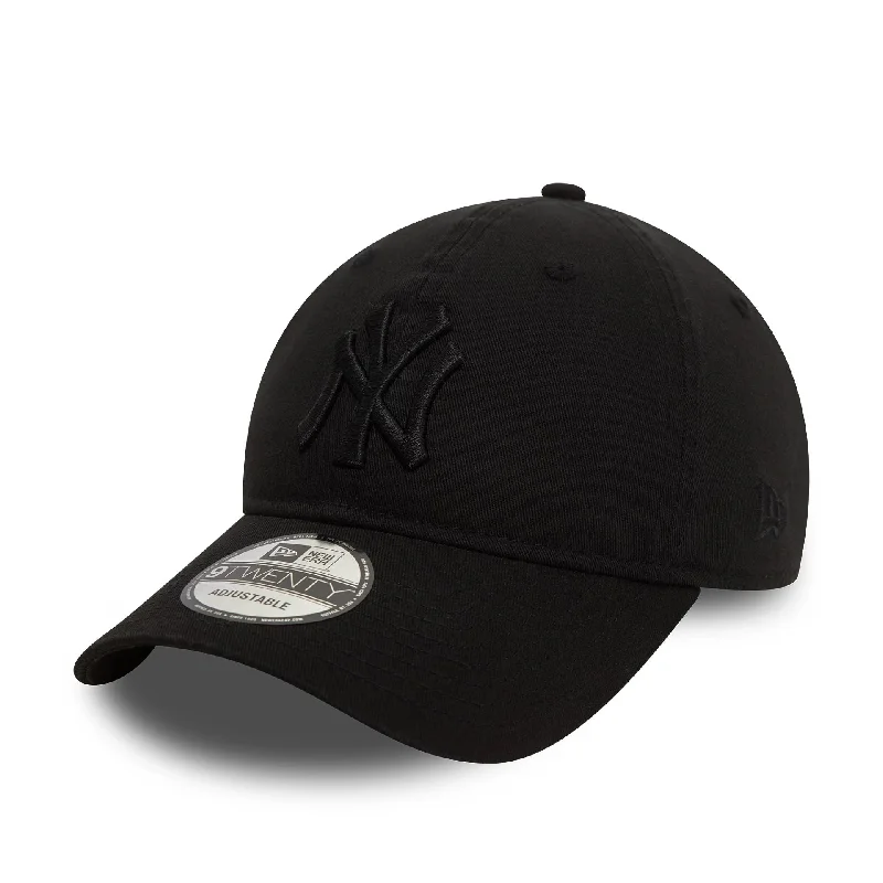 New York Yankees Washed Black 9TWENTY Adjustable Cap