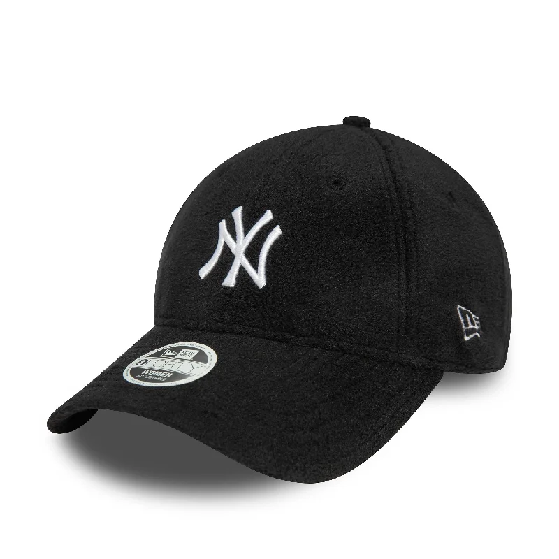 New York Yankees Womens Cosy Black 9FORTY Adjustable Cap