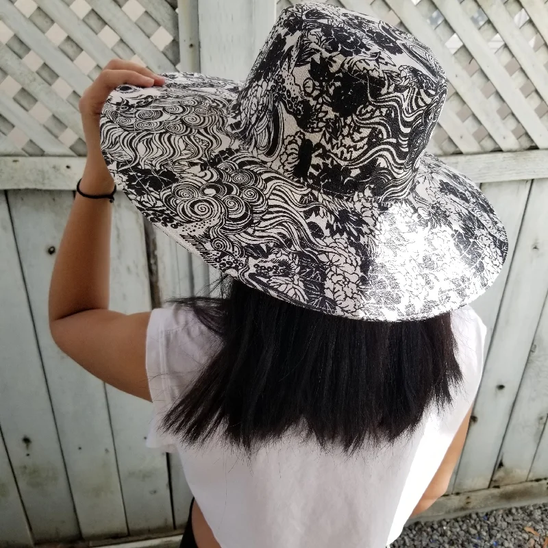 White Dragon Foodog Sun Hat